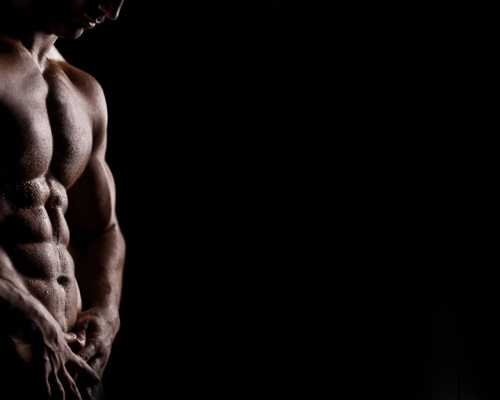Красивый мужской торс