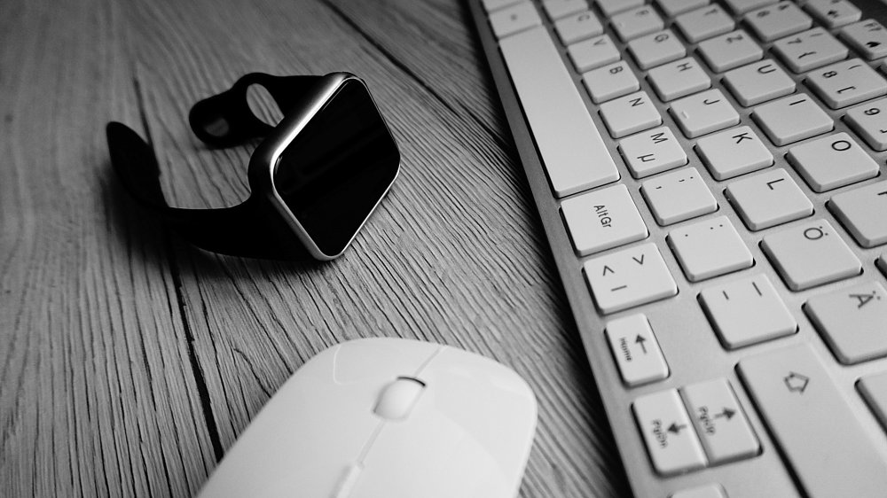 Клавиатура на столе