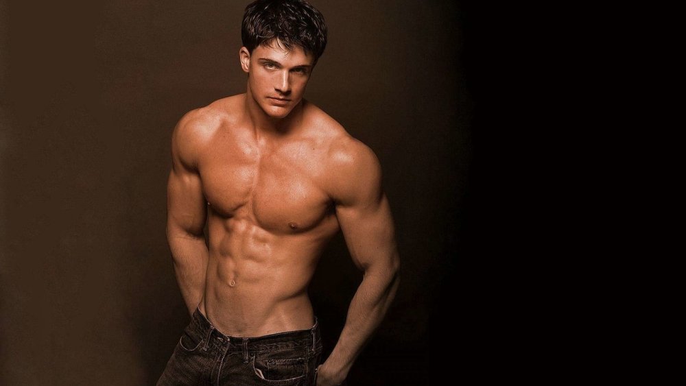 Марио Касас торс