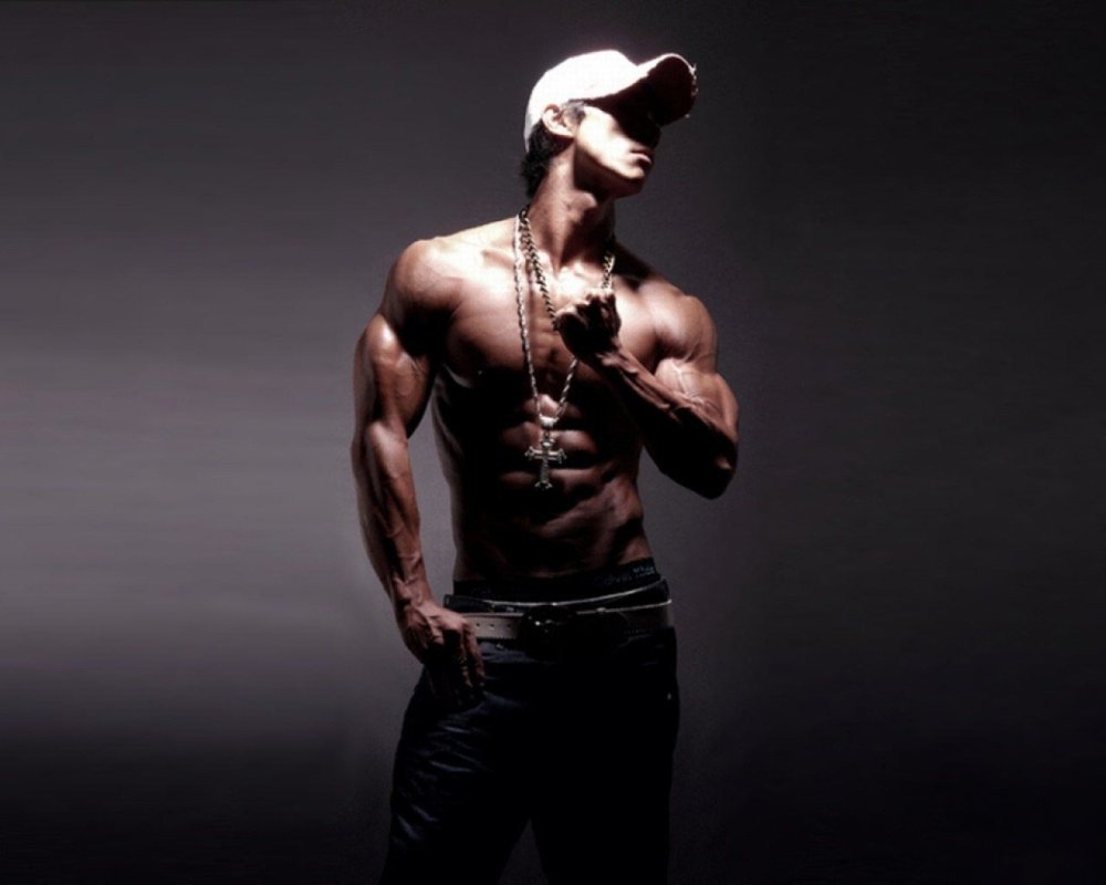 Красивое мужское тело