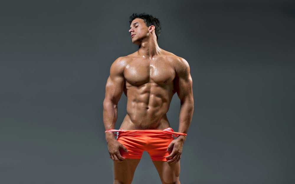 Накаченные парни