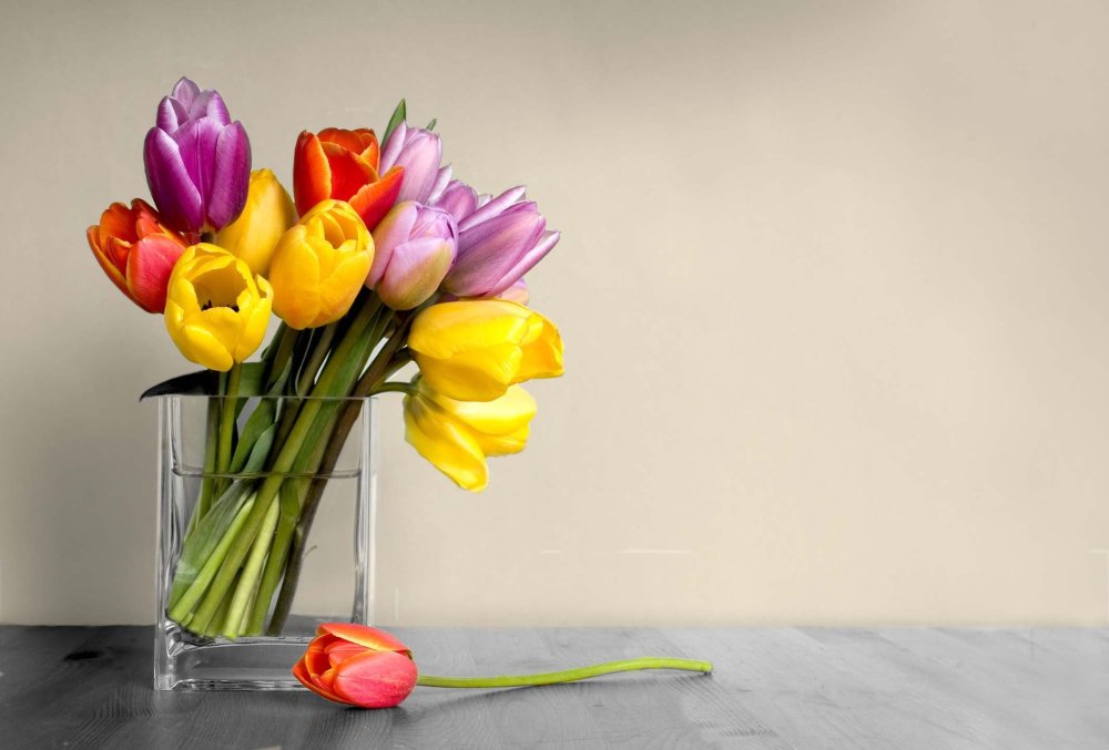 Букет тюльпанов в вазе