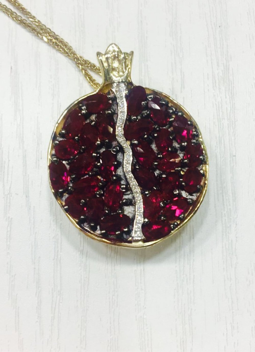 Кулон Valakas золото гранат