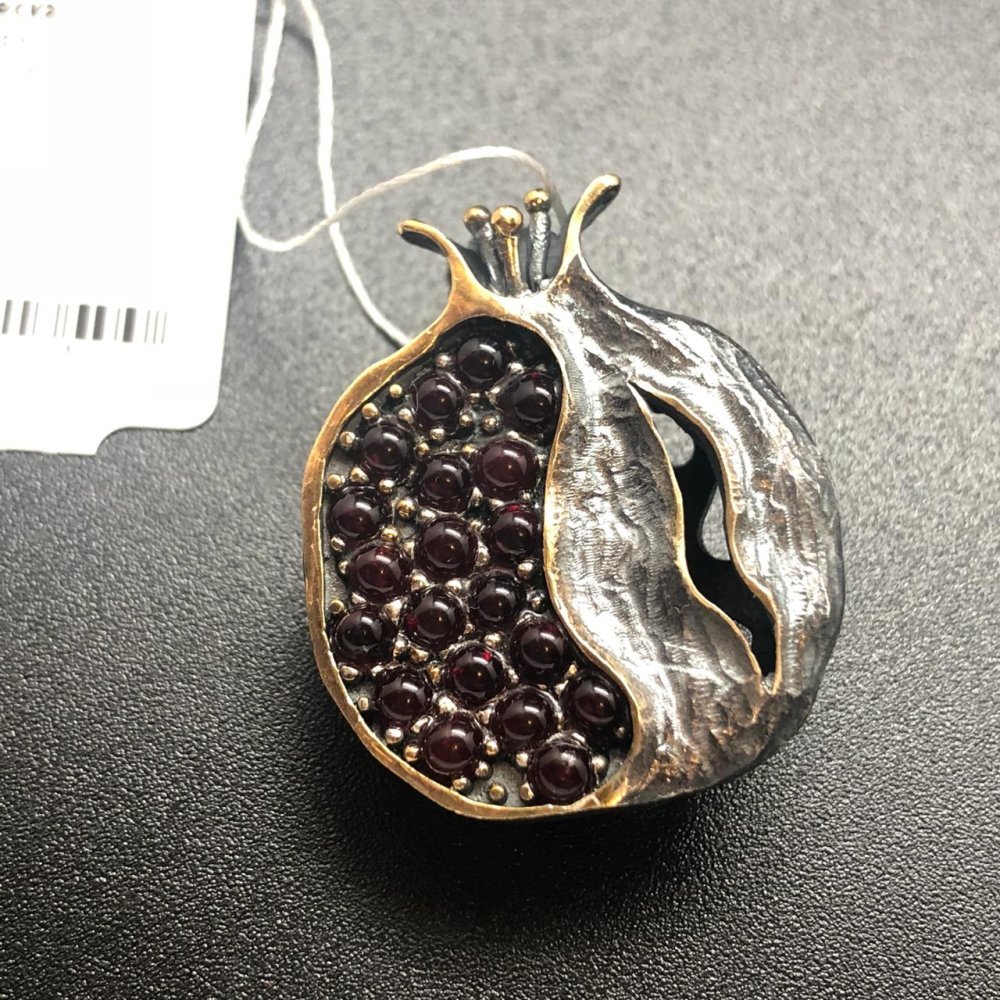 Кулон гранат