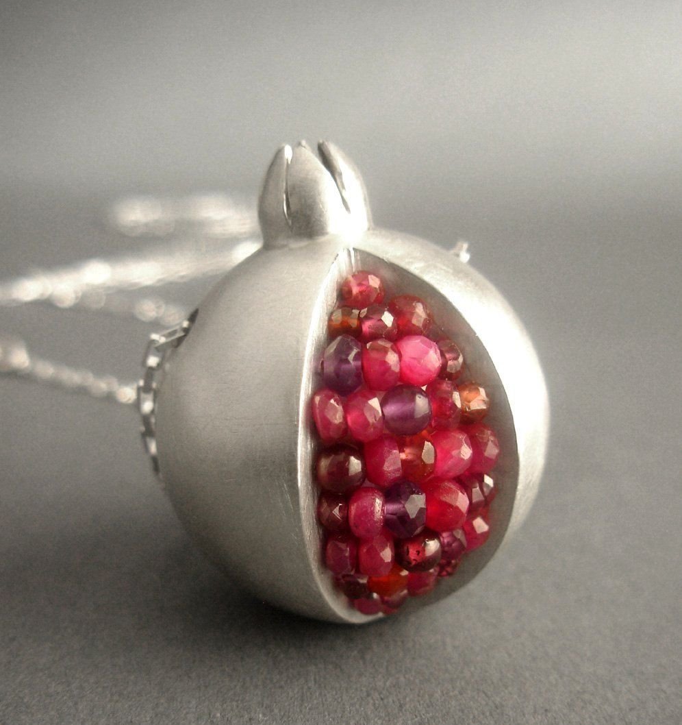 Украшения в виде граната