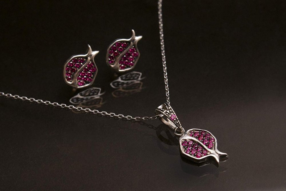 Granat ювелирные изделия гранат