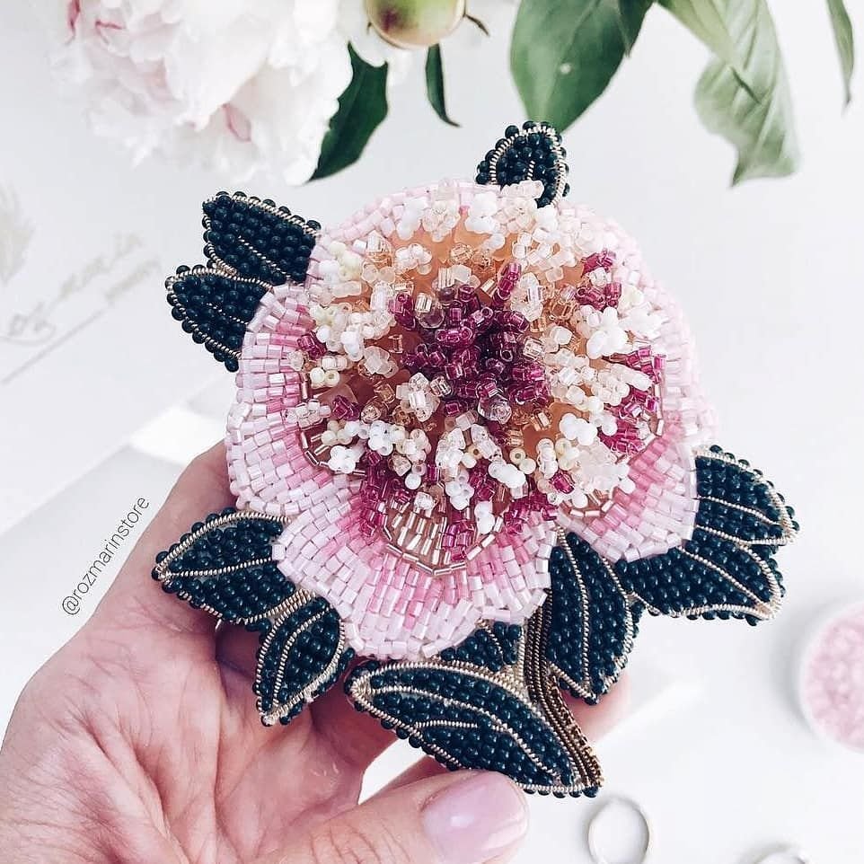 Брошь бисер цветок