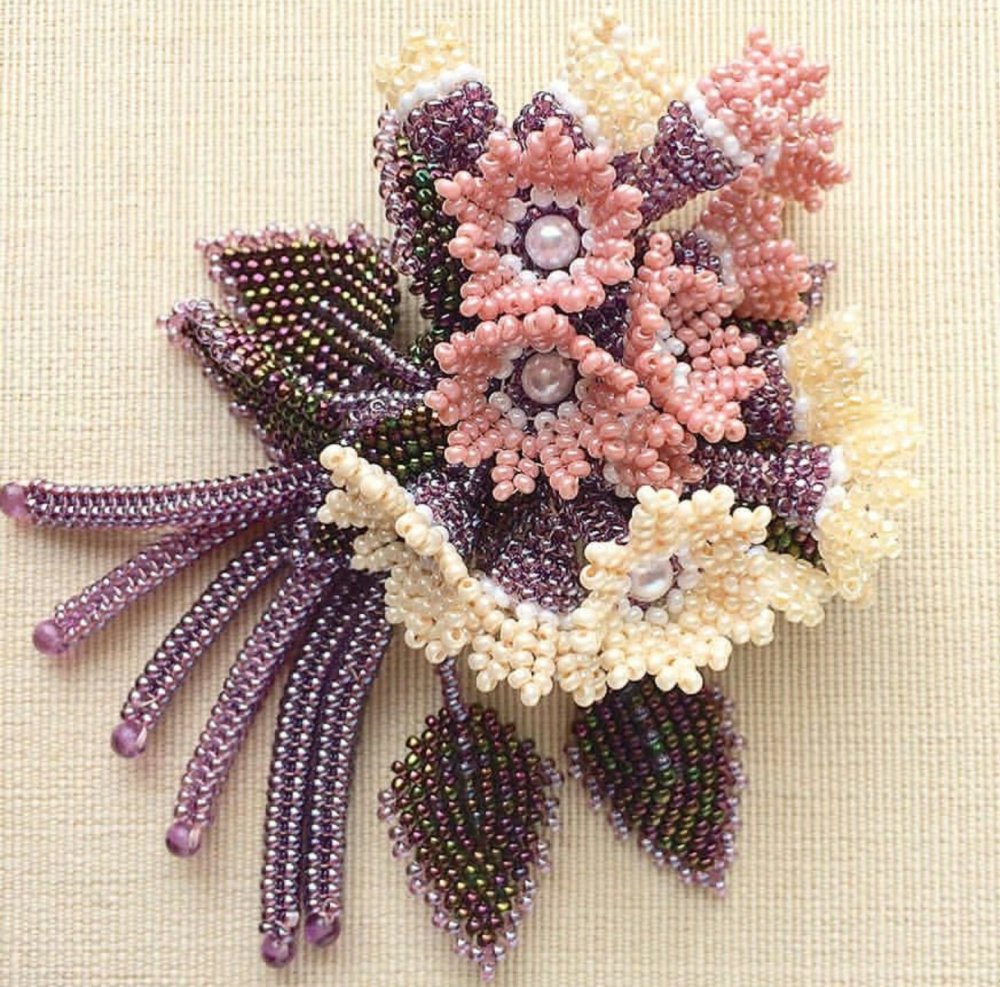 Брошь бисер цветок