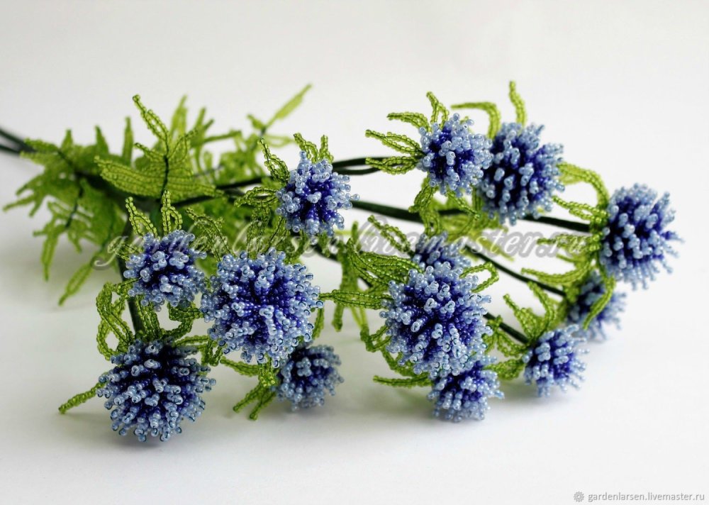 Синеголовник из бисера