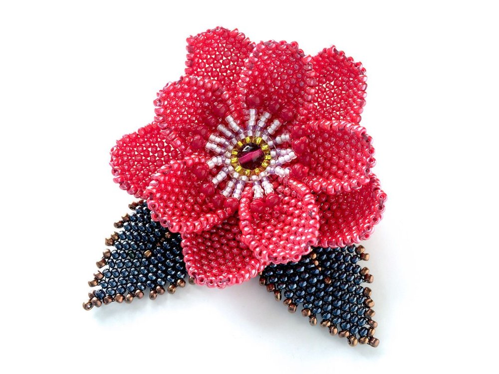Цветок на колечке из бисера