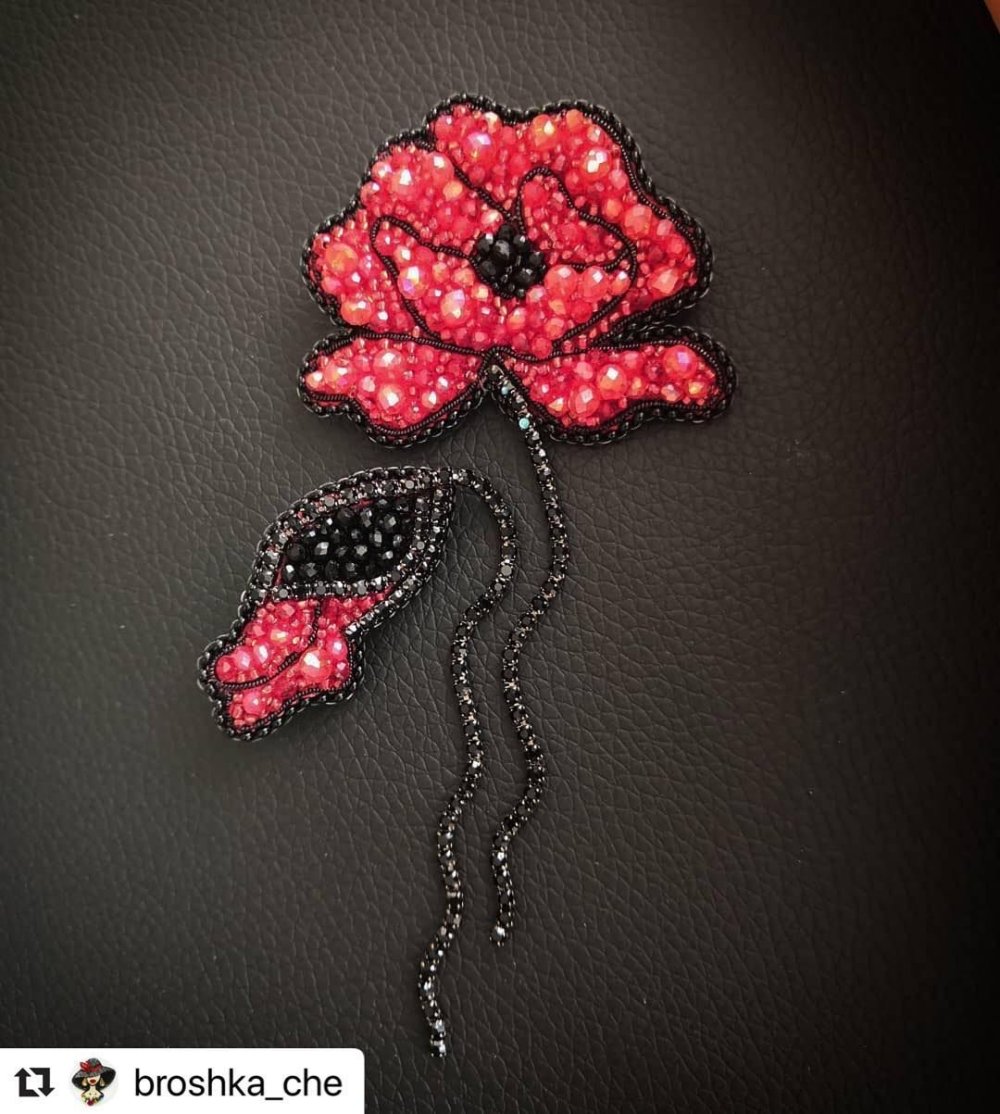 Брошь бисер Мак