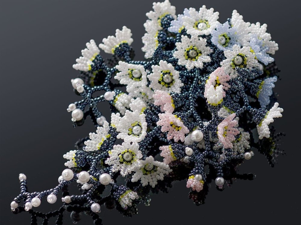 Казари Сакуиро Бисерные