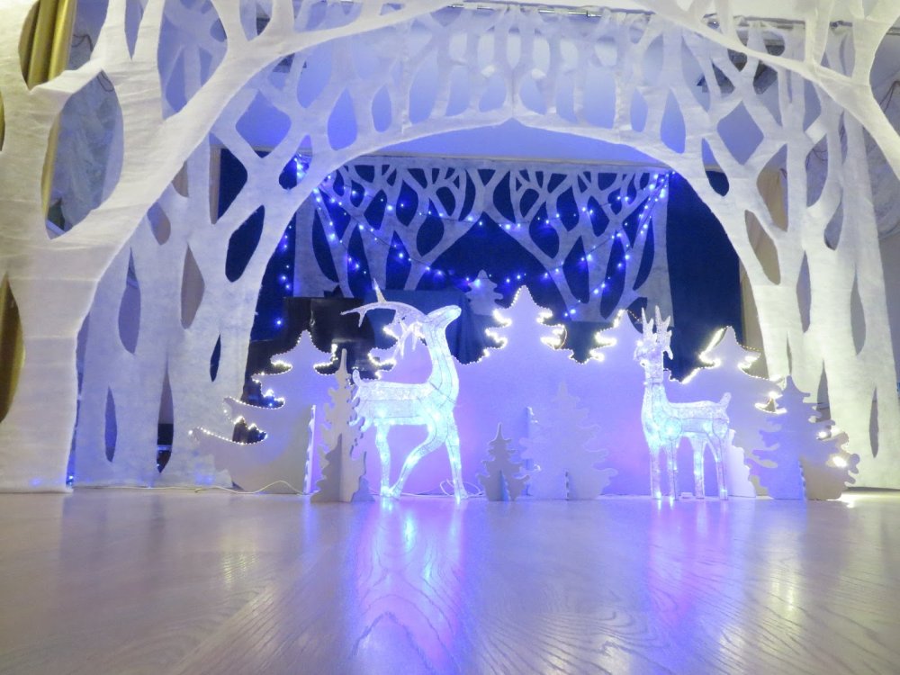 Снежные декорации