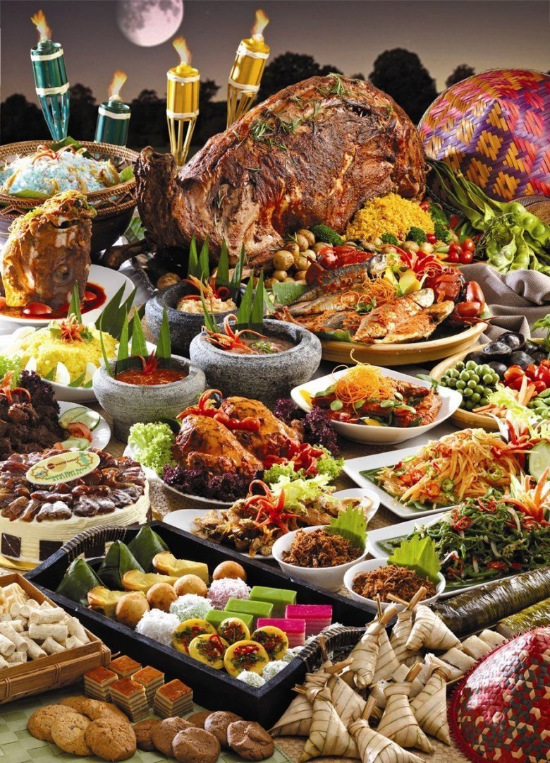 Шикарный стол с едой