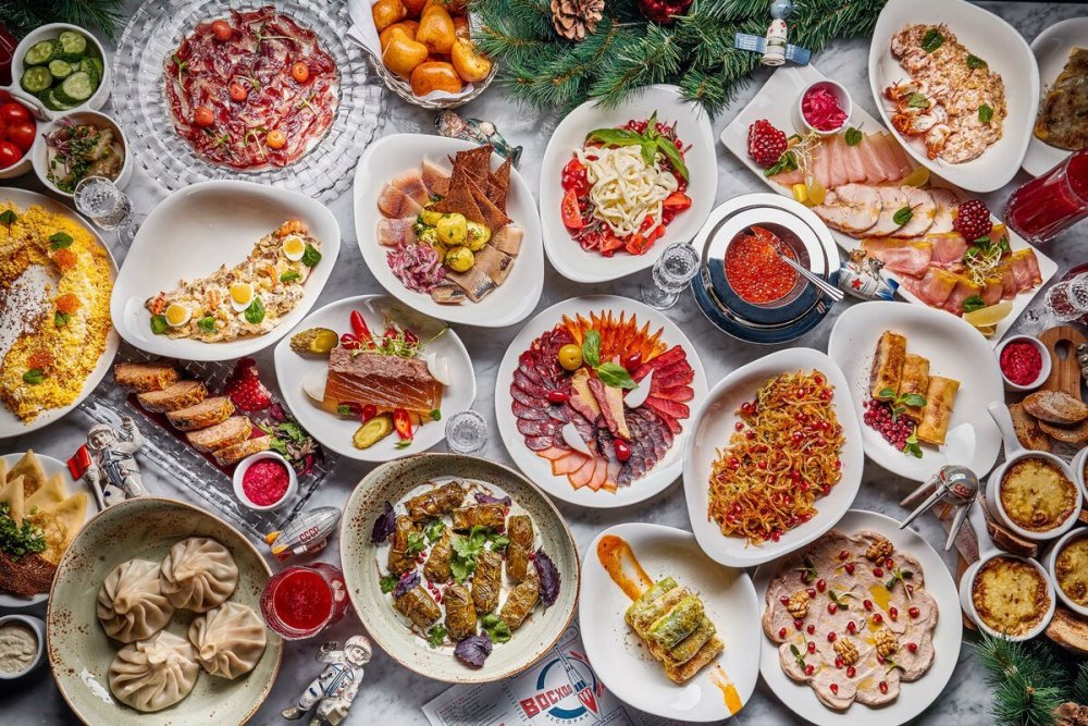 Блюда на столе