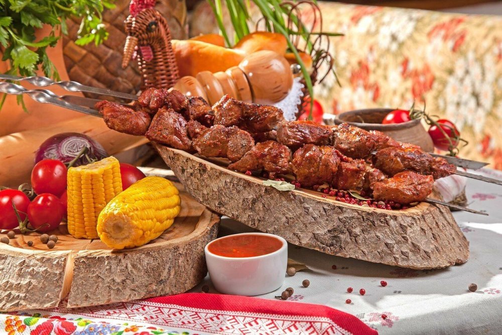 Натюрморт с шашлыком