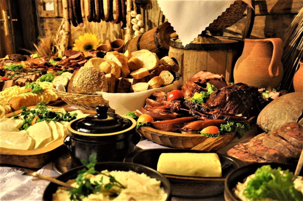 Традиционный русский праздничный стол