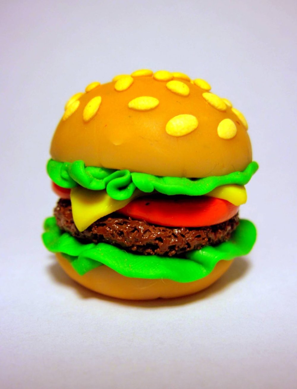 Гамбургер из пластилина