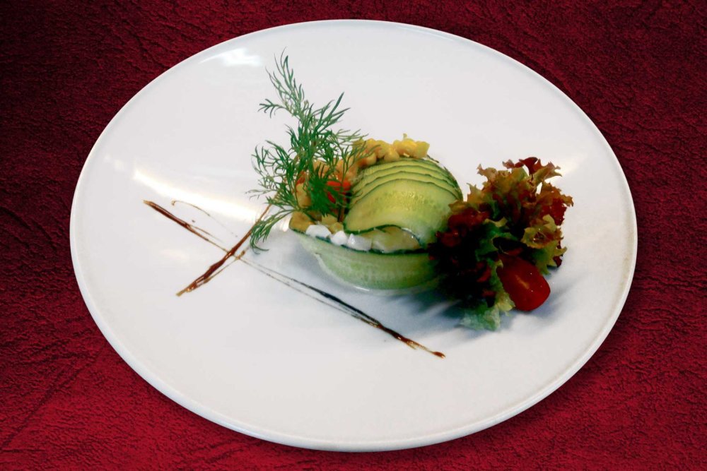 Салат с ананасом ресторанный