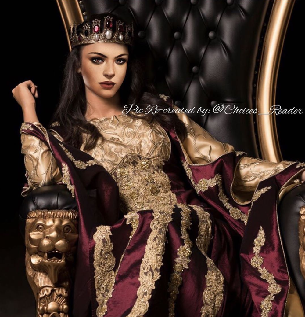 Королева на троне