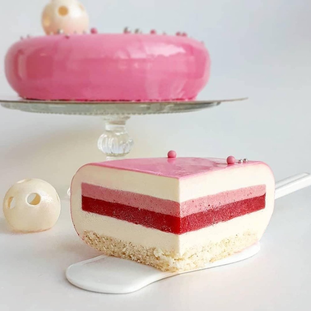 Клубничный муссовый торт