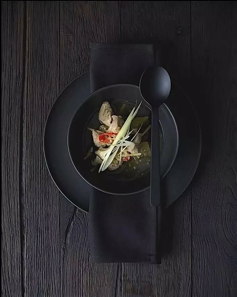 Фуд съёмка на чёрном фоне