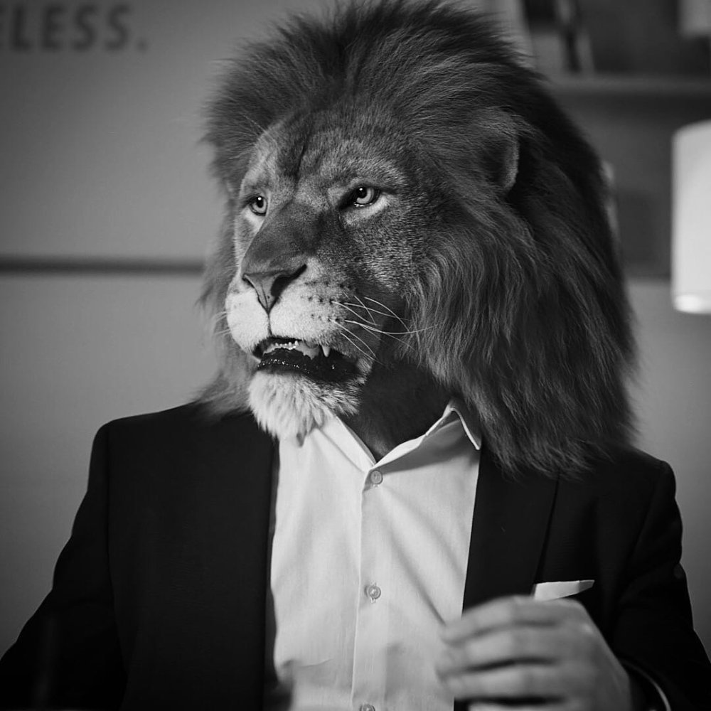 Человек с головой Льва