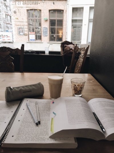 Студенты Эстетика