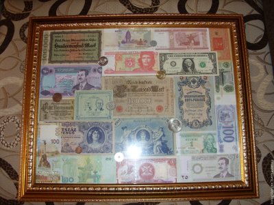 Деньги в рамке