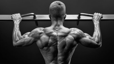 Спортсмен на турнике