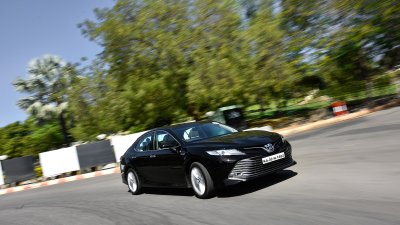 Тойота Камри 75 черная