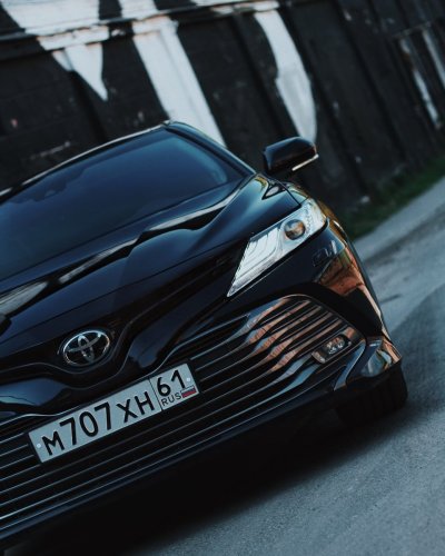 Тойота Камри 70 черная