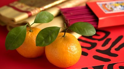 Мандарины на столе