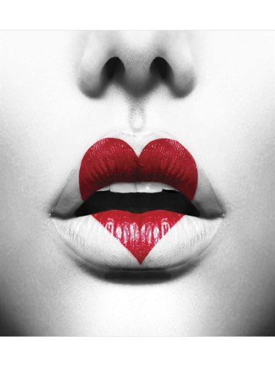 Красивые красные губы