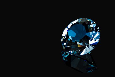 Бриллианты на темном фоне