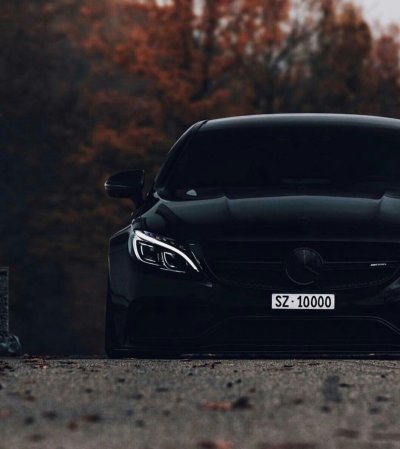 Мерседес АМГ 63 чёрный темноте