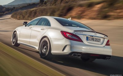 Мерседес банан CLS 63 AMG