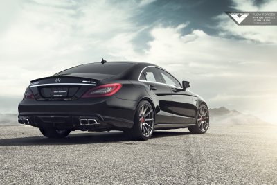 Мерседес банан CLS 63 AMG