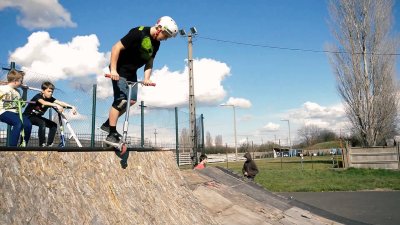 Брай флип на самокате