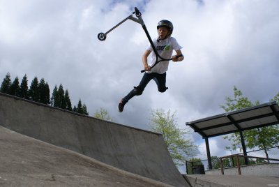 Брай на трюковом самокате