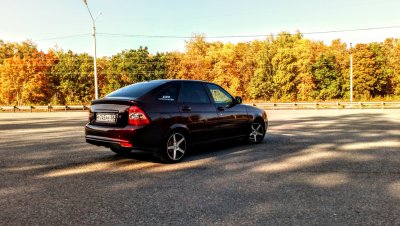 Чёрная Приора 4к Хэтчбэк