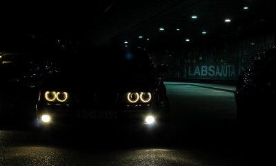 БМВ е39 в темноте