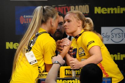 Женский армрестлинг