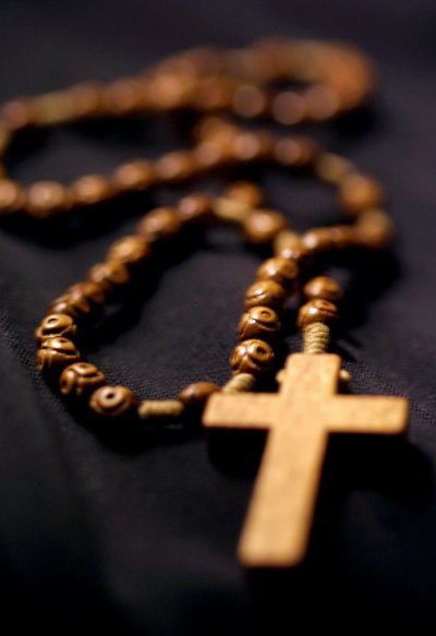 Деревянный крестик четки
