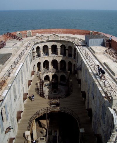 Форт Байяр, Франция