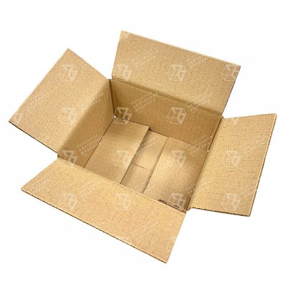 Куча картонных коробок