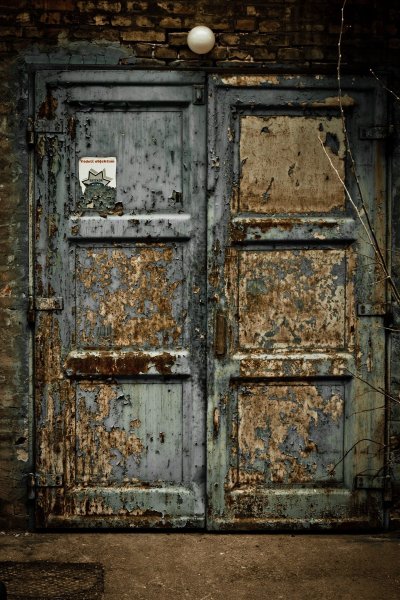 Старинная стена