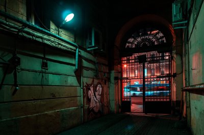 Мрачный подъезд