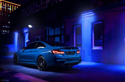 BMW m5 Competition в неоне