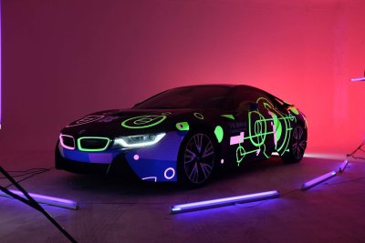 BMW i8 неон